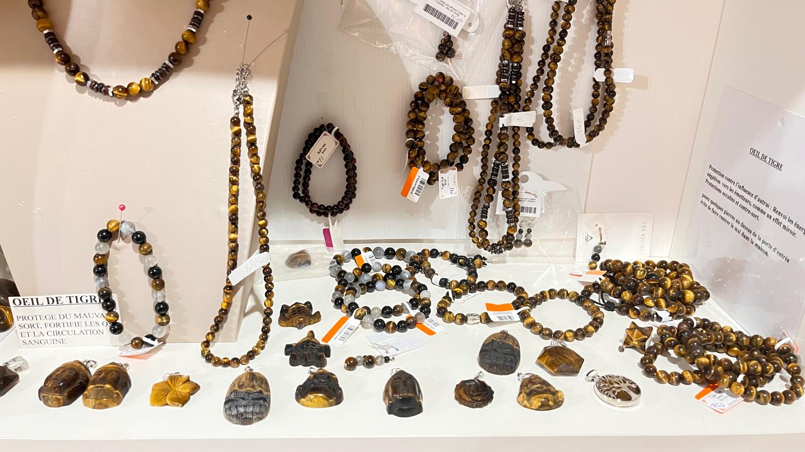 Bracelets et pendentifs en œil de tigre